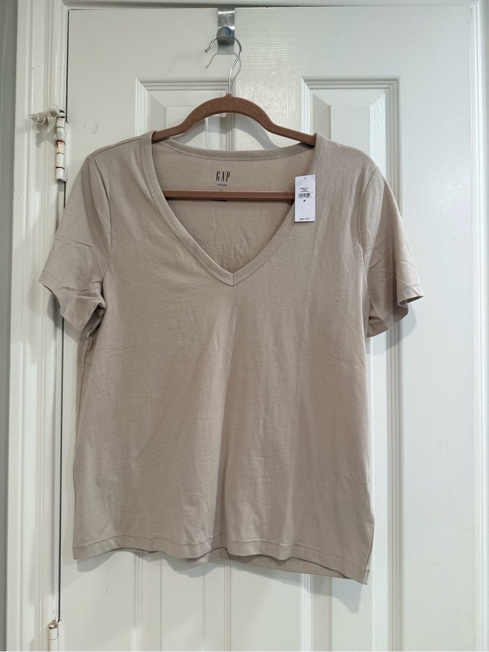 GAP Women's V-Neck Short Sleeve Tee
